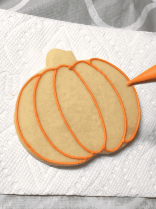 how to decorate Decorated Pumpkin Cookies with royal icing
