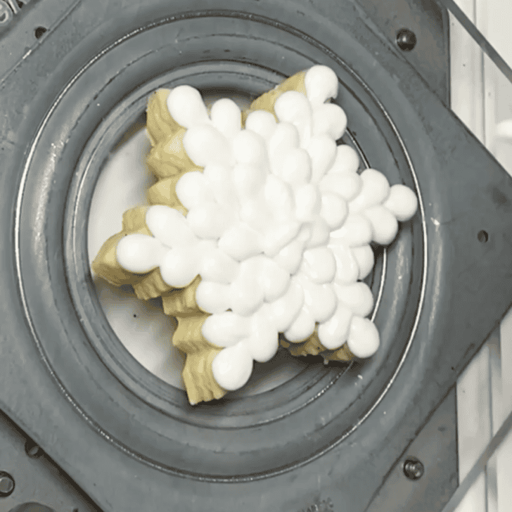 Step-by-Step Decorating Instructions for Snowflake Sugar Cookies