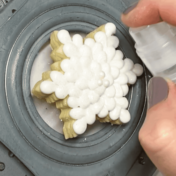 Step-by-Step Decorating Instructions for Snowflake Sugar Cookies