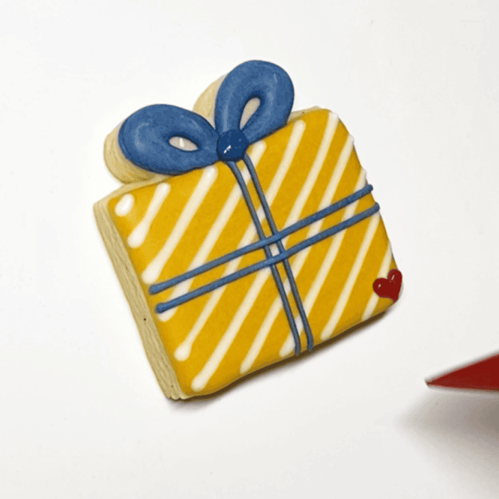 Step-by-Step Decorating Instructions by Christmas Present Cookies