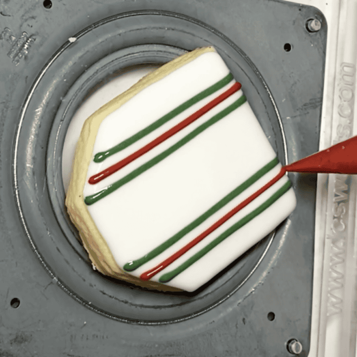 Step-by-Step Decorating Instructions for Plaid Christmas Cookies