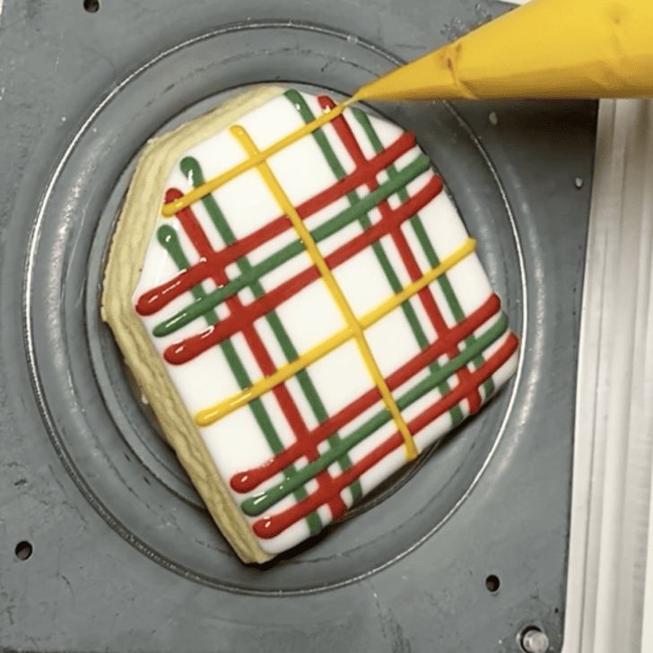 Step-by-Step Decorating Instructions for Plaid Christmas Cookies