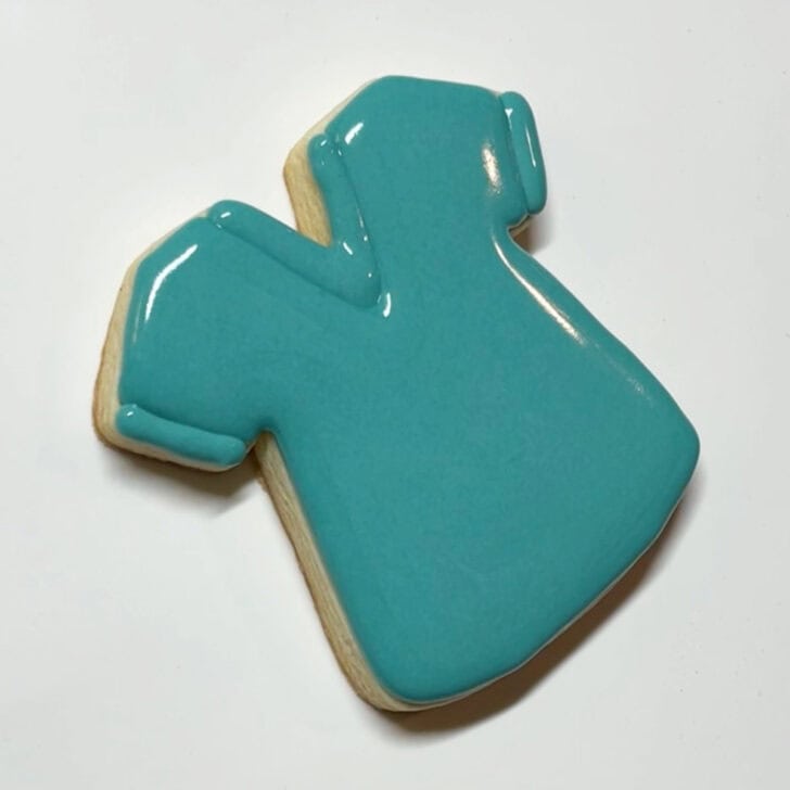 how to decorate Scrubs Cookies with royal icing