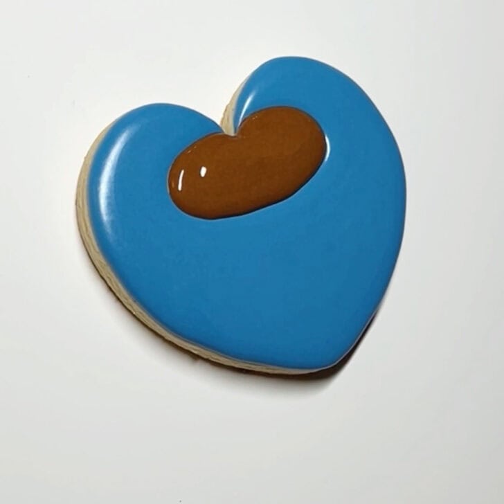 how to decorate teacher fuel cookies with royal icing