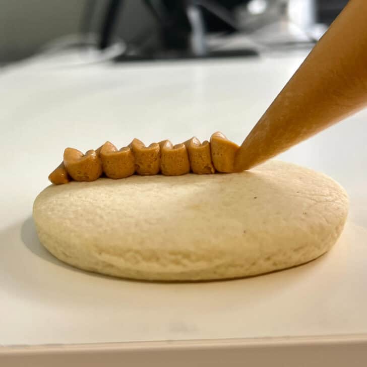 How to Pipe Pie Crust with a Tipless Piping Bag