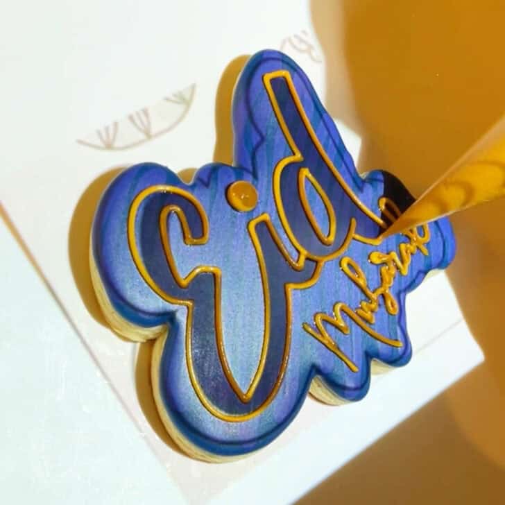 how to decorate eid mubarak cookies with royal icing