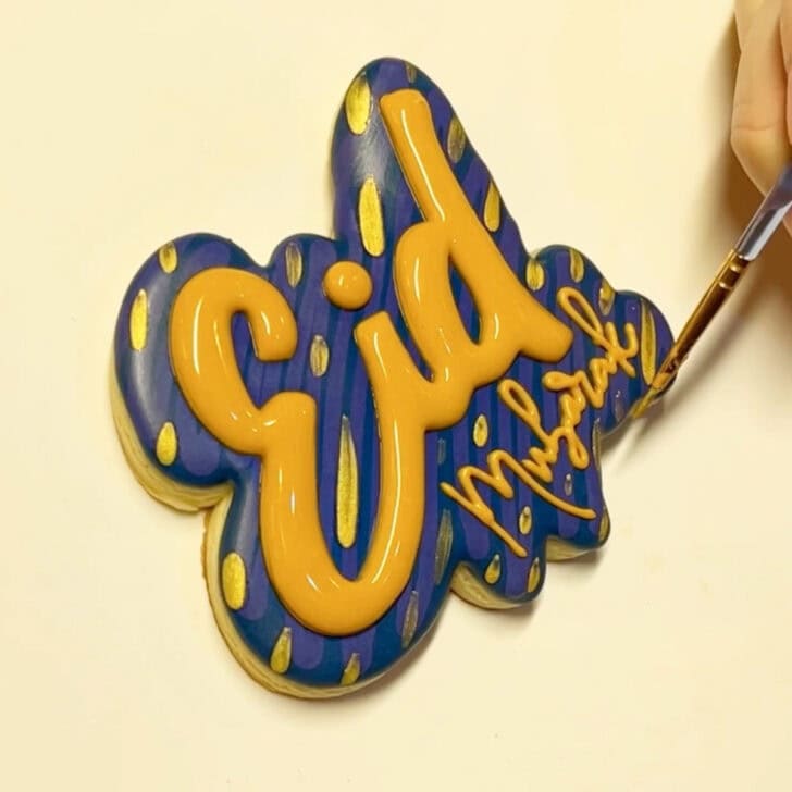 how to decorate eid mubarak cookies with royal icing