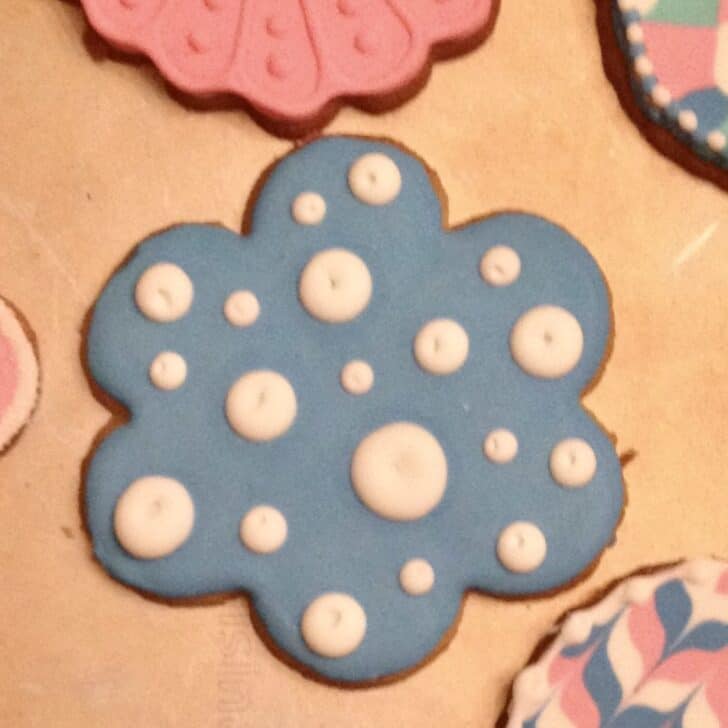 example of air bubbles in royal icing