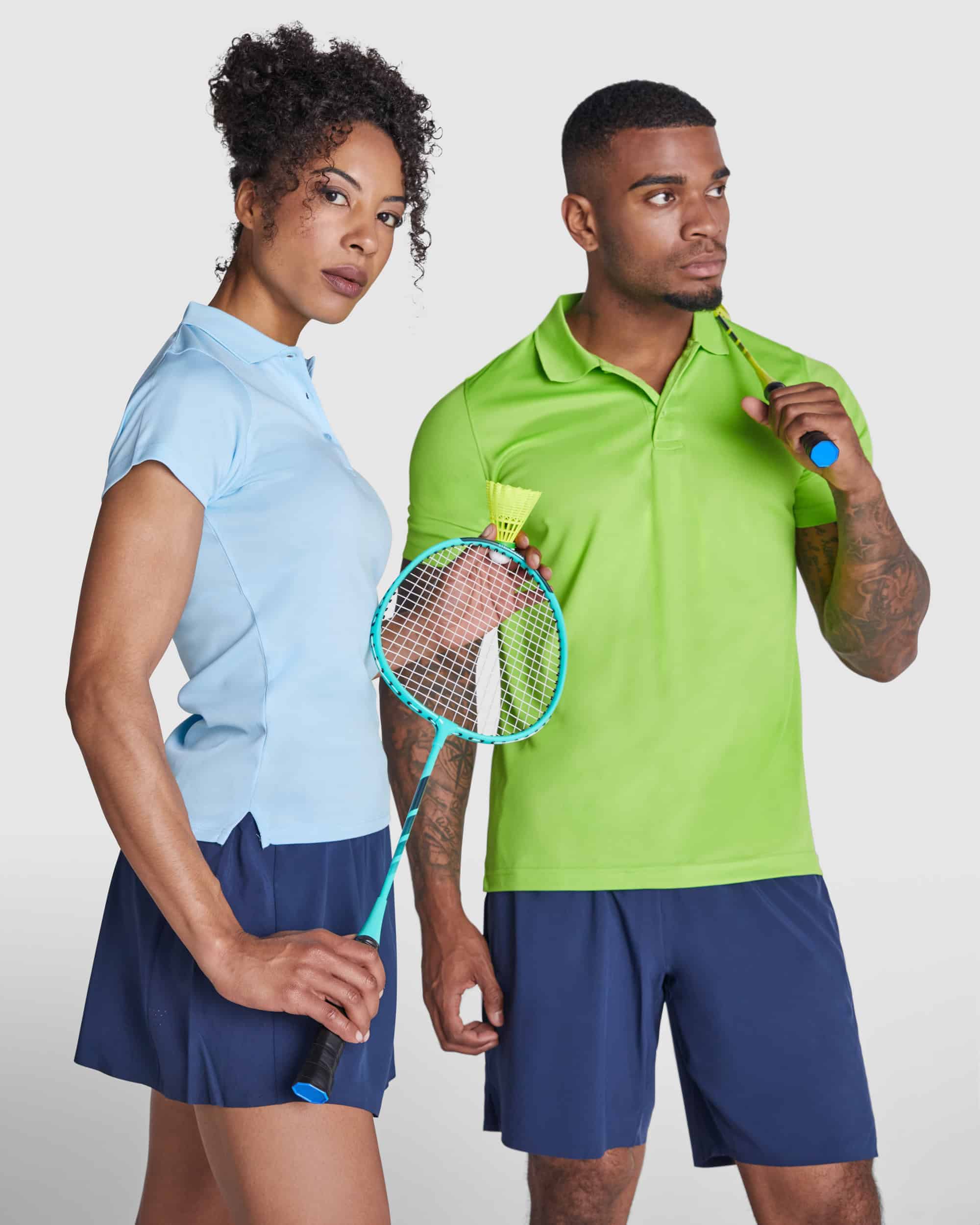 Polo técnico Monzha 0404 con vista 2 modelos.