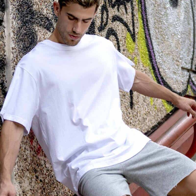 Camiseta oversize JHK tsuaover con vista frontal 2.