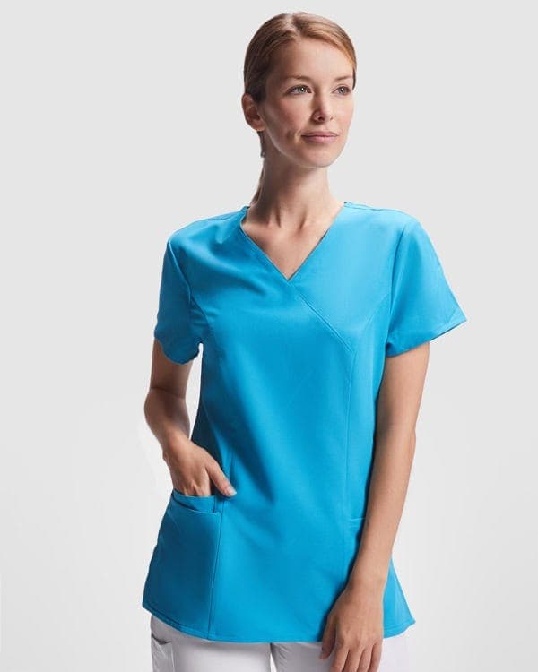 Ropa laboral para sanidad y estética personalizada con tu diseño