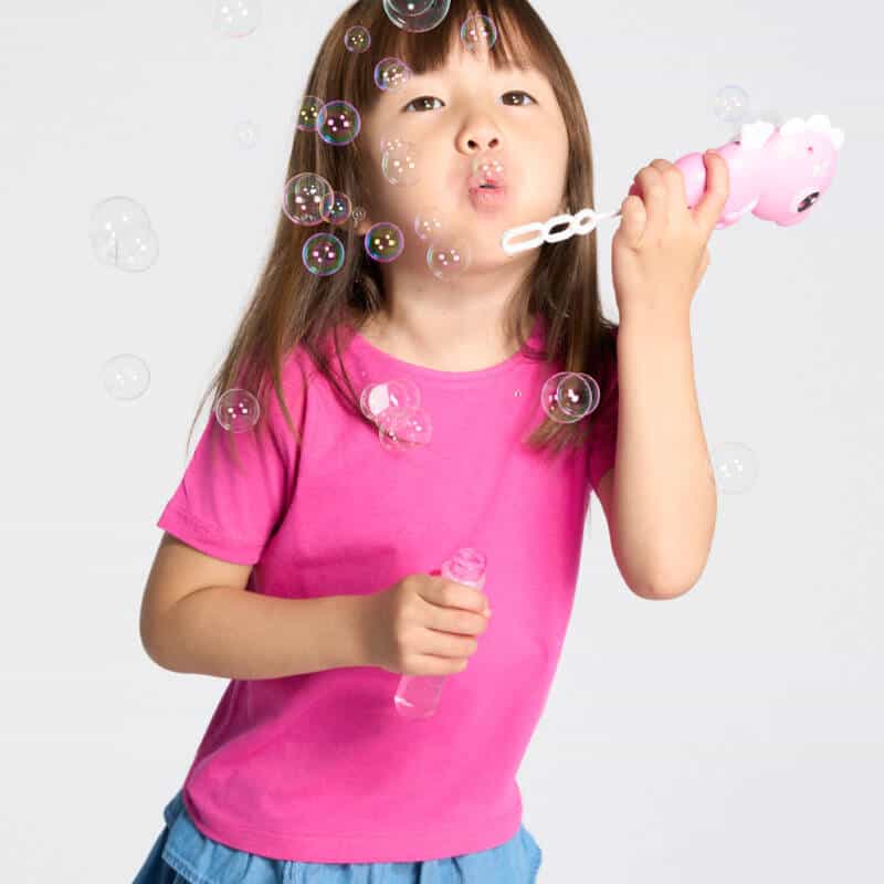 Camiseta oferta niña Tslktng con vista detalle frontal.