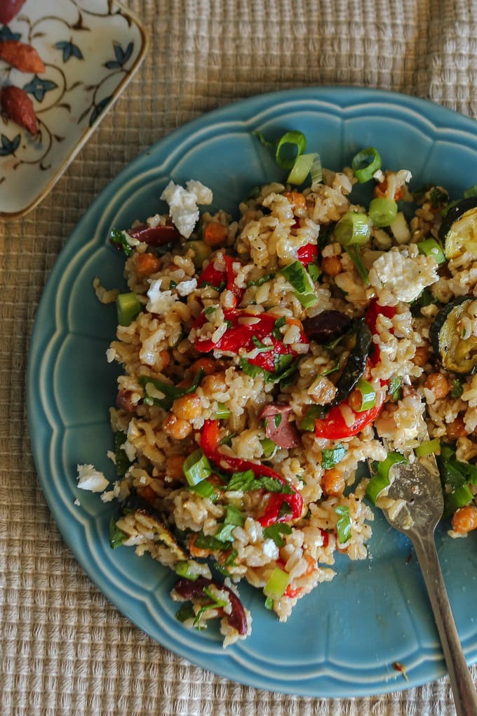 סלט אנטיפסטי ואורז מלא
