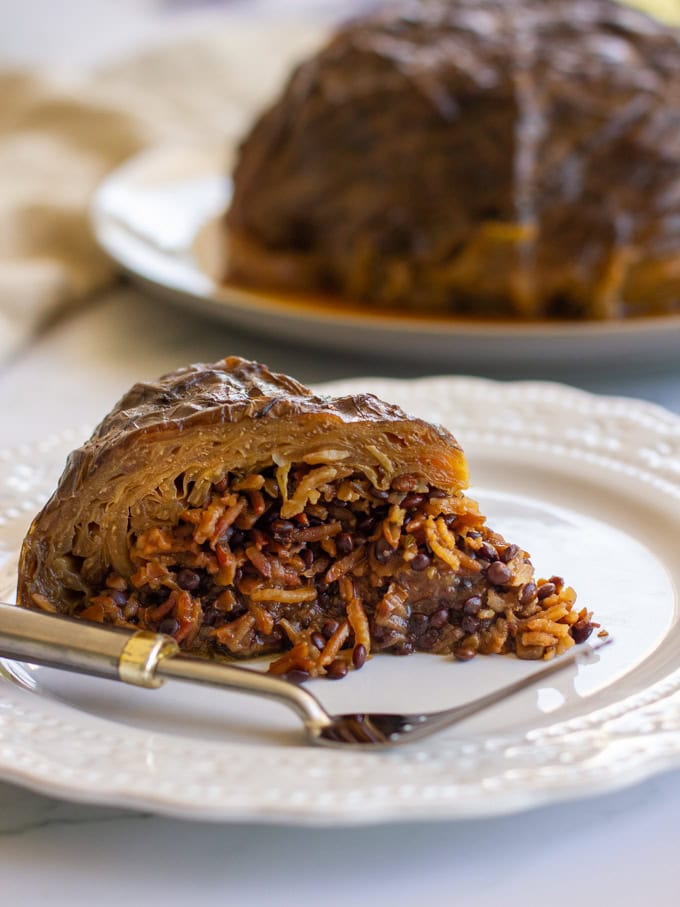 כרוב שלם ממולא שמתבשל כל הלילה