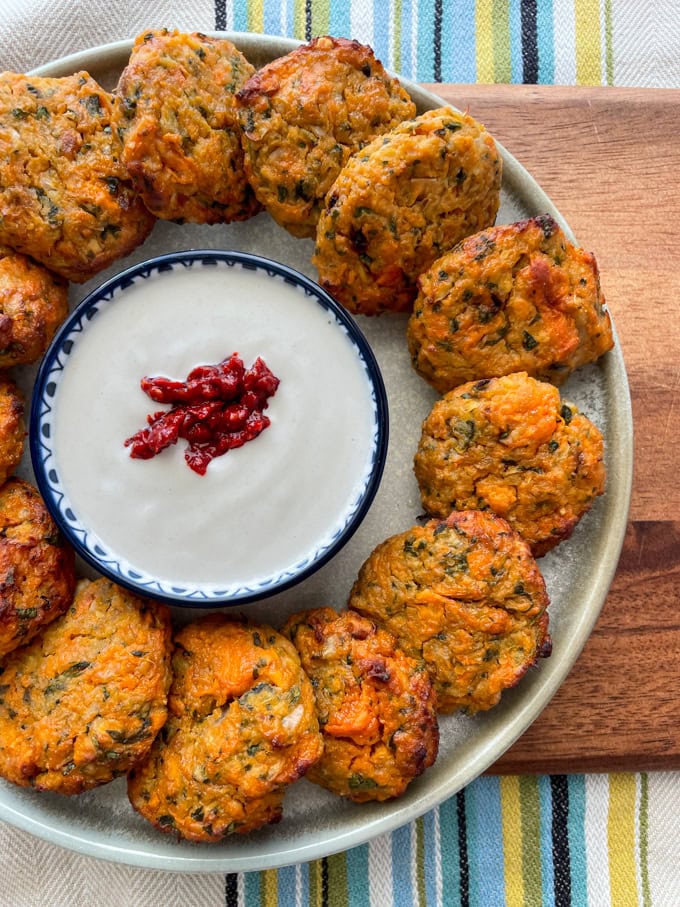 קציצות בטטה וחומוס טבעוניות