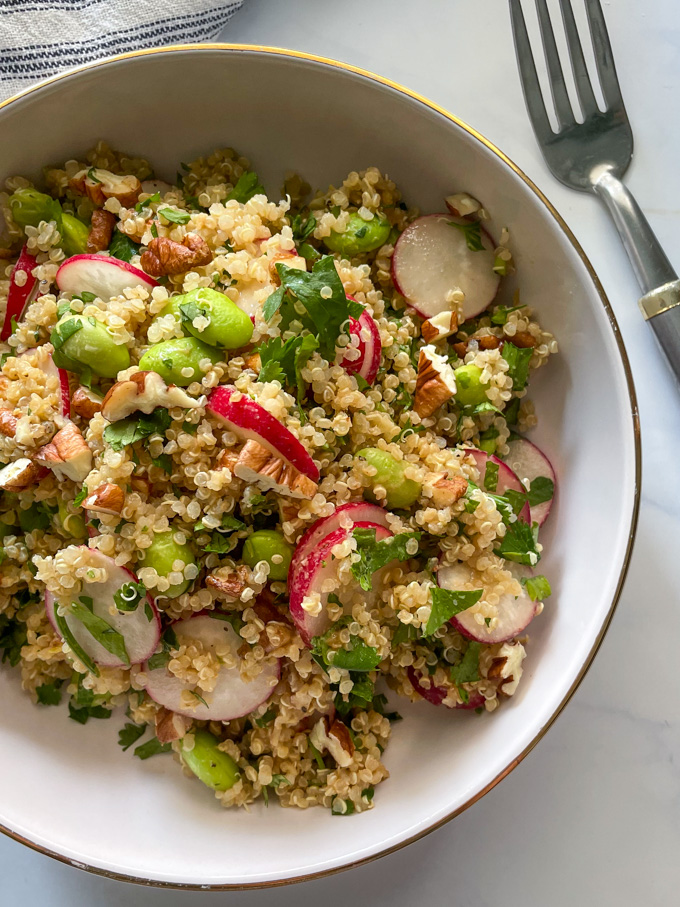 סלט אדממה וקינואה