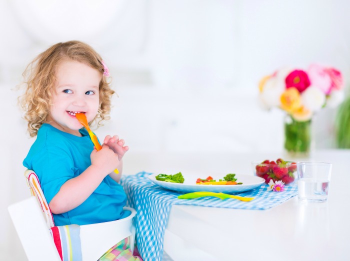 The Inspired Treehouse - These fun dinner table games and activities are the perfect way to keep kids entertained during Thanksgiving dinner or just a weeknight family sit-down!