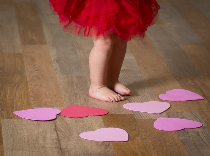 The Inspired Treehouse - Add this fun gross motor jumping game into your classroom or therapy routine this Valentine's Day!