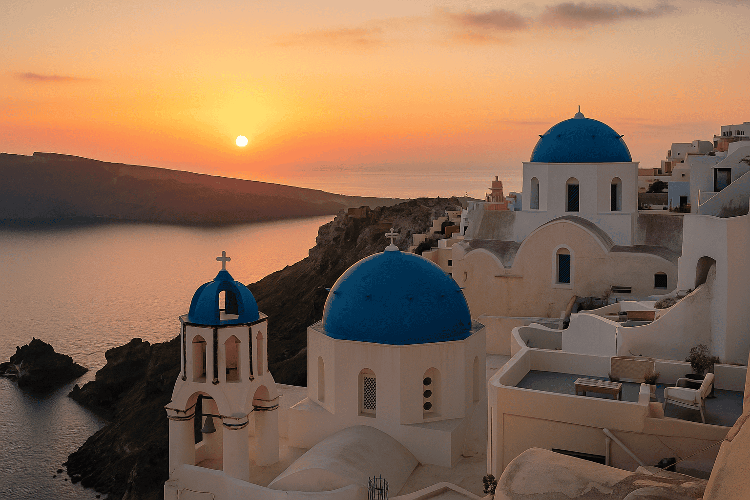Santorini Slow Travel Guide (2 Days): Sunrises, Fira–Oia Path & Quiet Beaches
