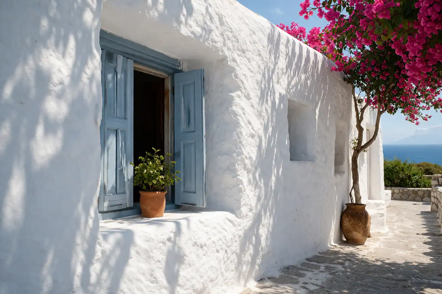 Why Mediterranean Homes Use Thick Walls in Hot Months