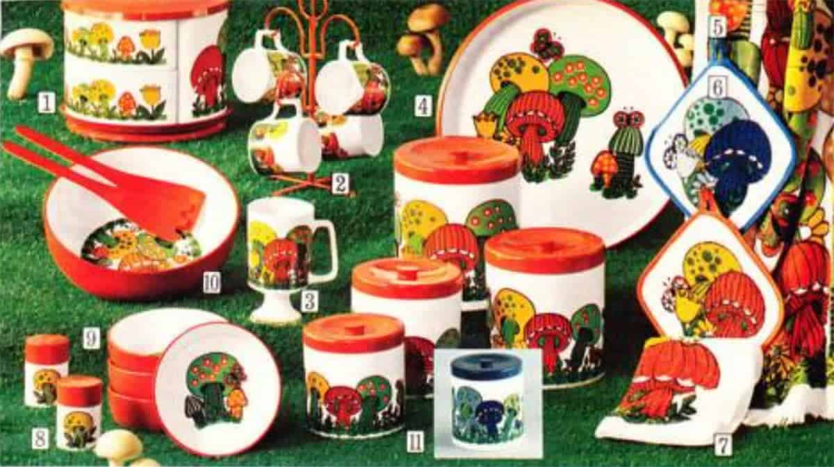 70s Mushroom Kitchen accessories