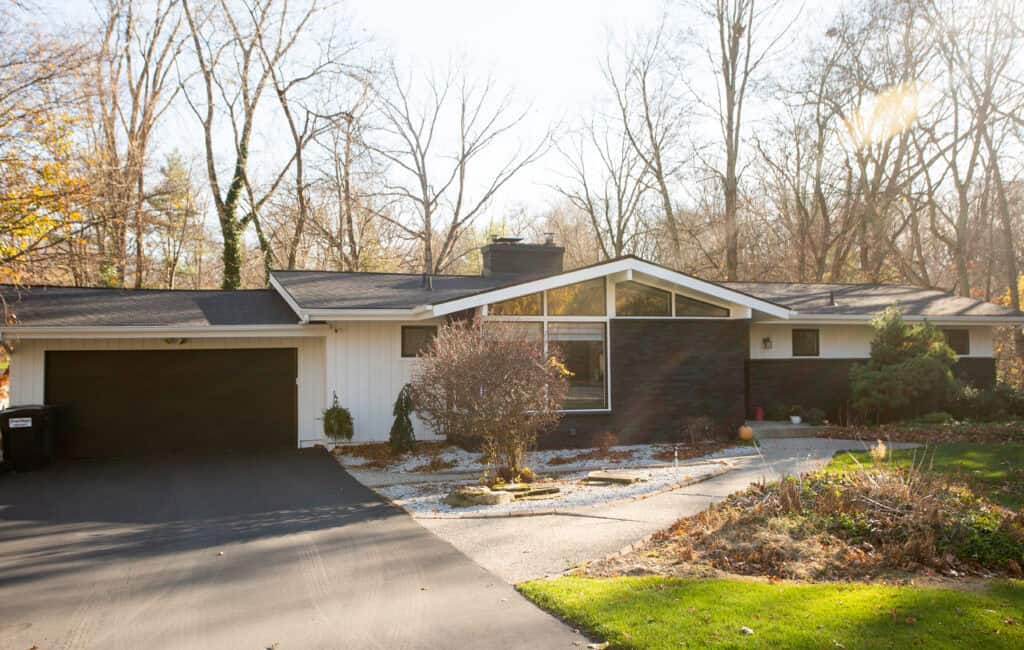 Modern Mid-Century Ranch Home with Stylish Exterior, Luxury Paint Finish, and Contemporary Design.