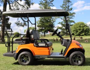 Electric golf cart for 4 passengers, ideal for golf courses and leisure activities.