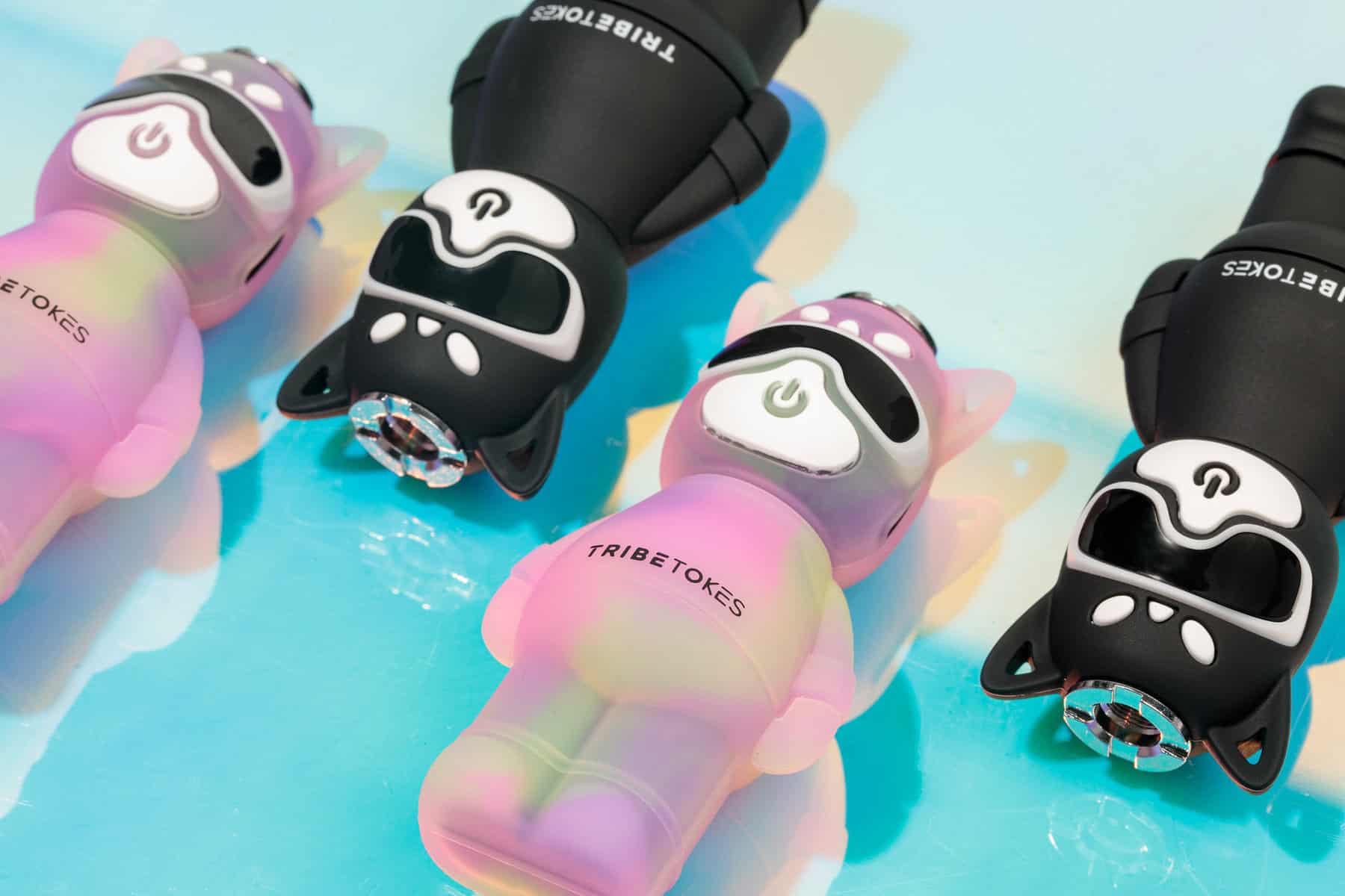 Vape Kitty Cats Chillin in the Pool