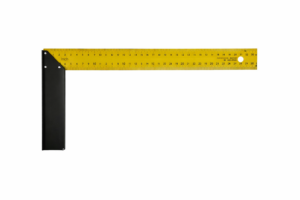 Αντικειμενο εργαλείο με ξύλινη λαβή και μεταλλική λεπίδα, ιδανική για εργασίες κήπου και γεωργικές εργασίες.