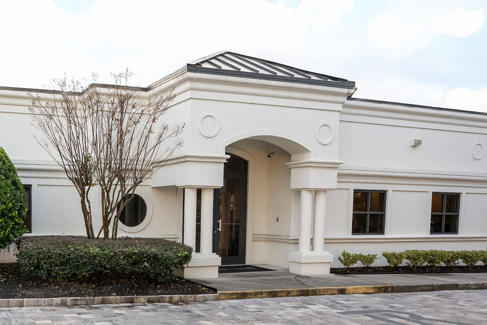 Exterior view of Twin Rivers Periodontics dental office