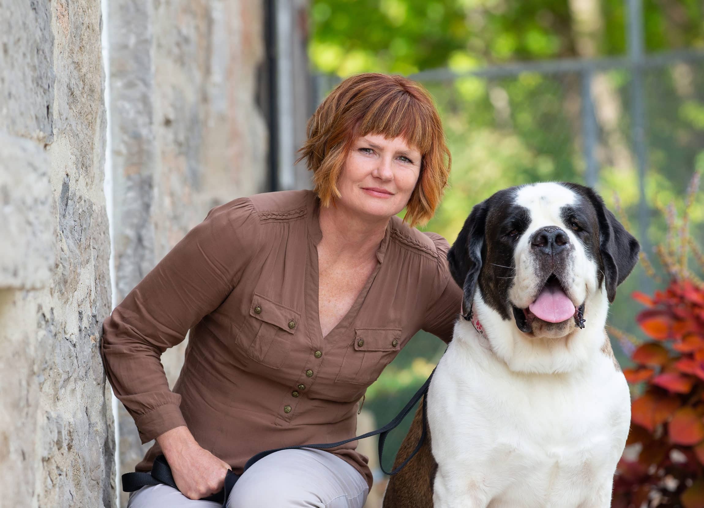 pet photographer kim learn with her st. Bernard