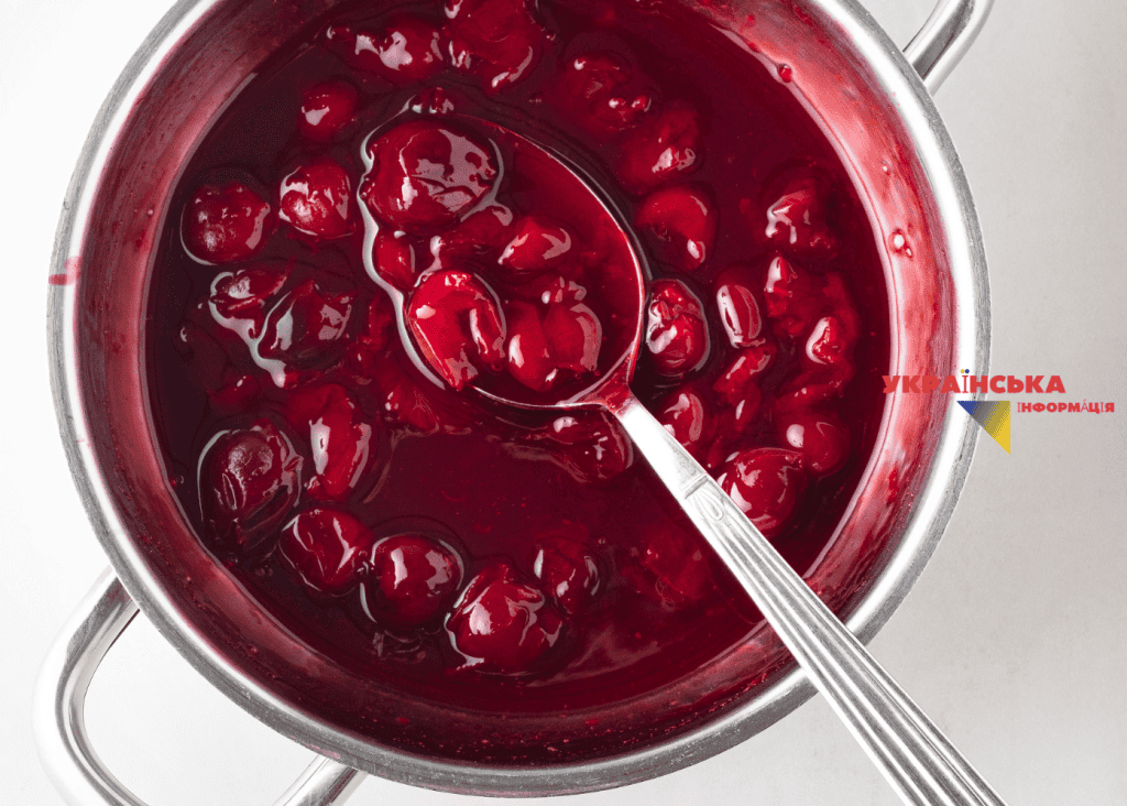 cherries with sugar in their own juice