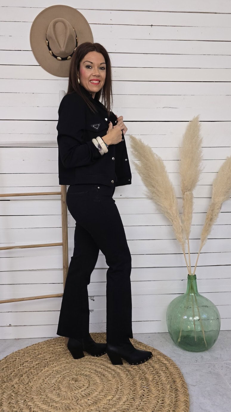 Bomber crop stile negro - Imagen 3