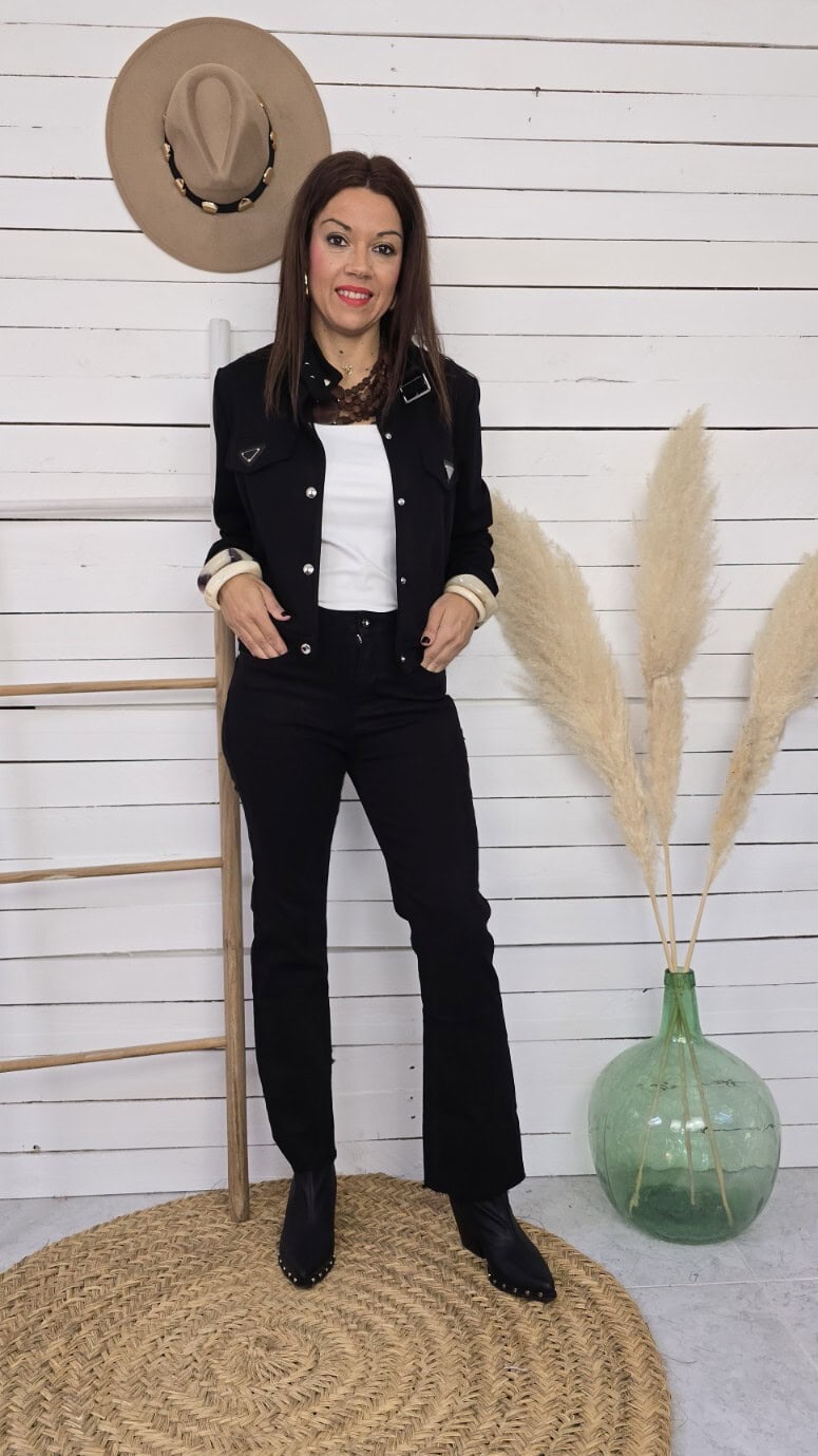 Bomber crop stile negro - Imagen 6