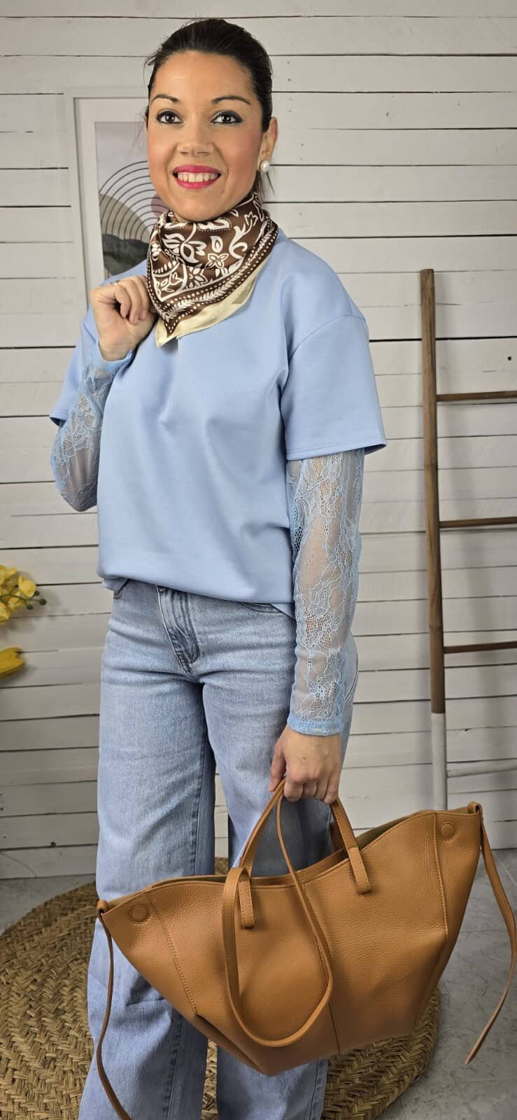 Camiseta manga encaje celeste - Imagen 4