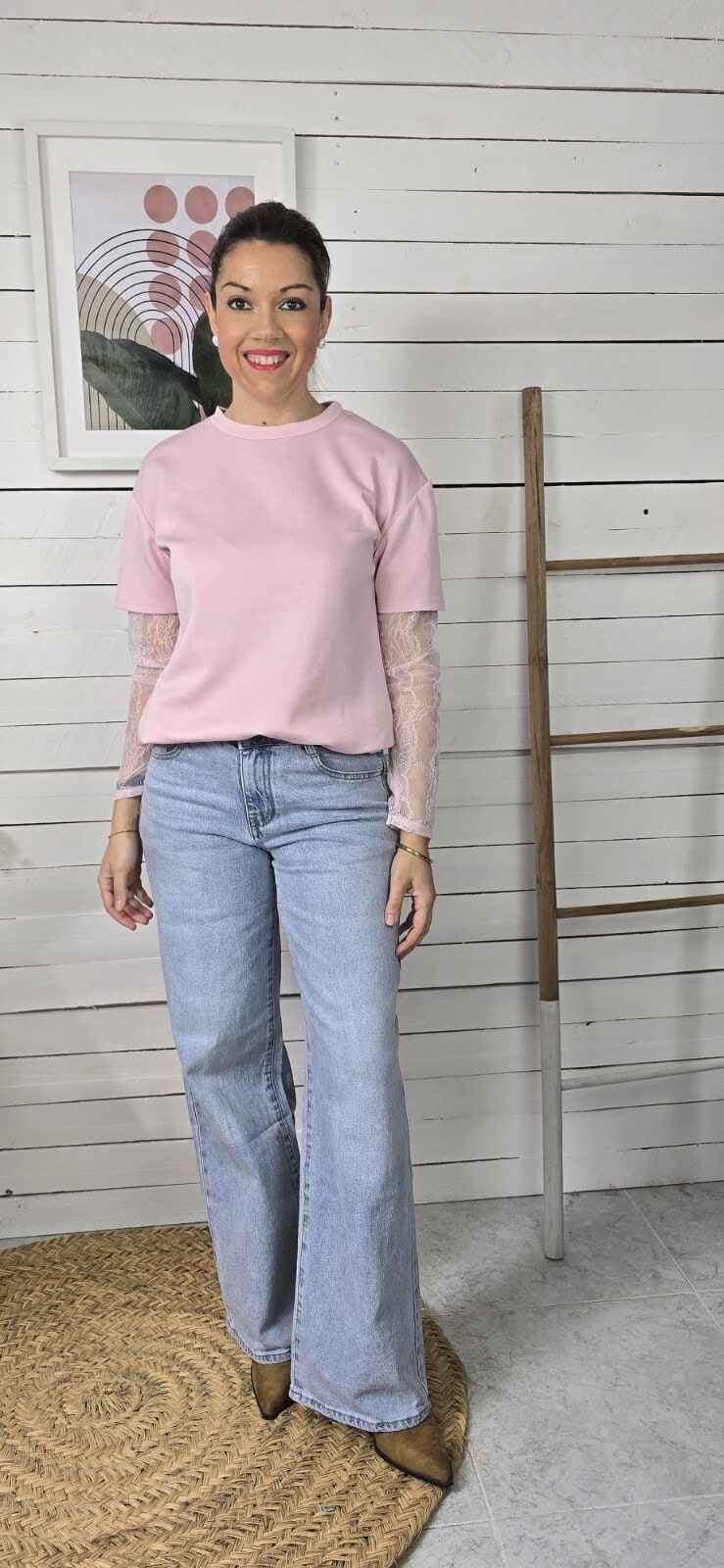 Camiseta manga encaje rosa