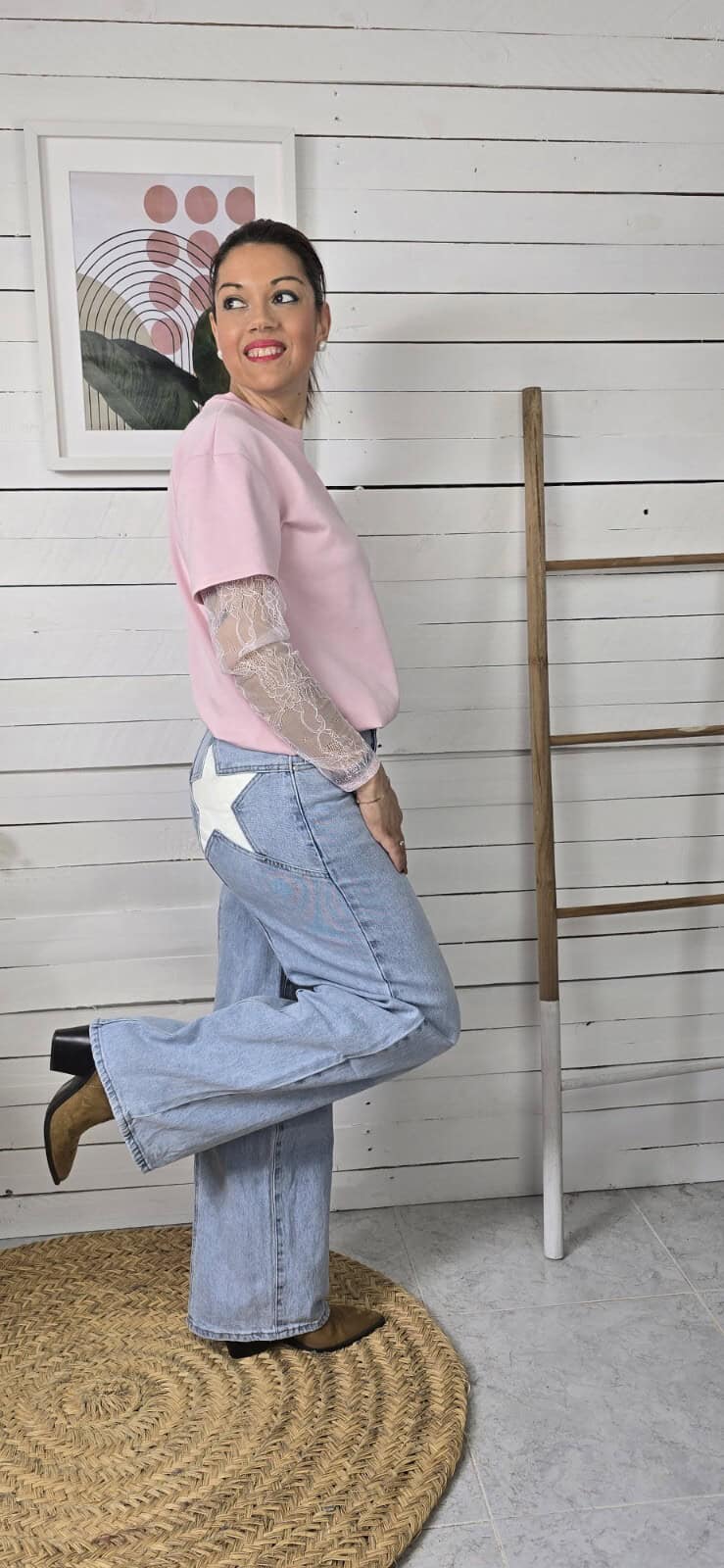 Camiseta manga encaje rosa - Imagen 2