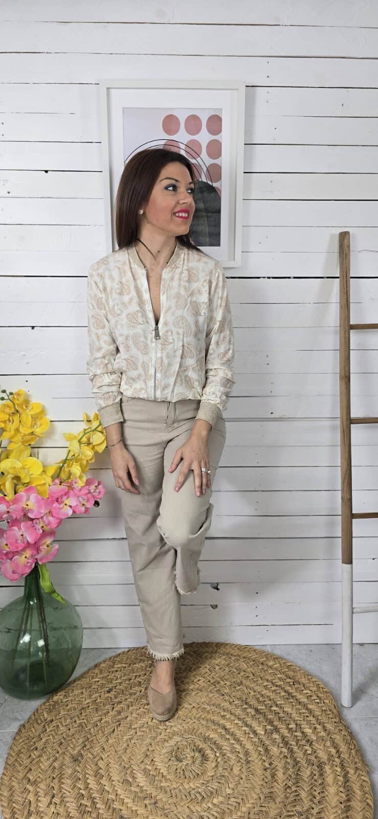 Bomber tela chashi beige - Imagen 2