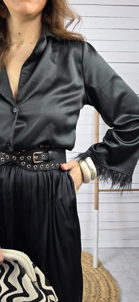 Camisa satinada pluma