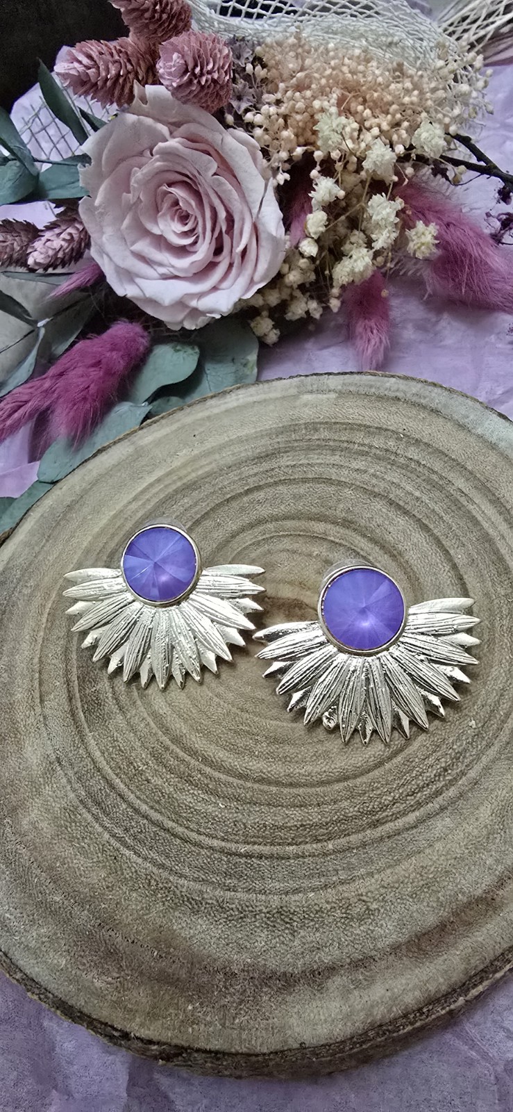 Pendiente abanico lila