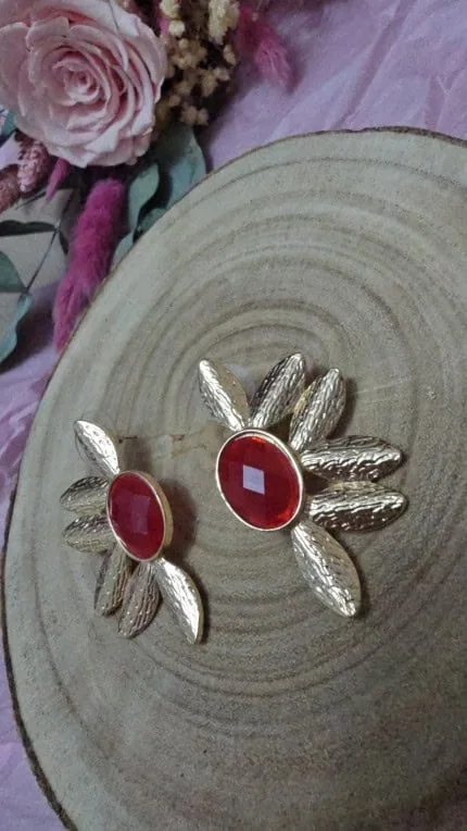 Pendiente flor piedra burdeos