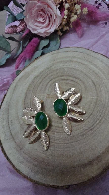 Pendiente flor piedra verde