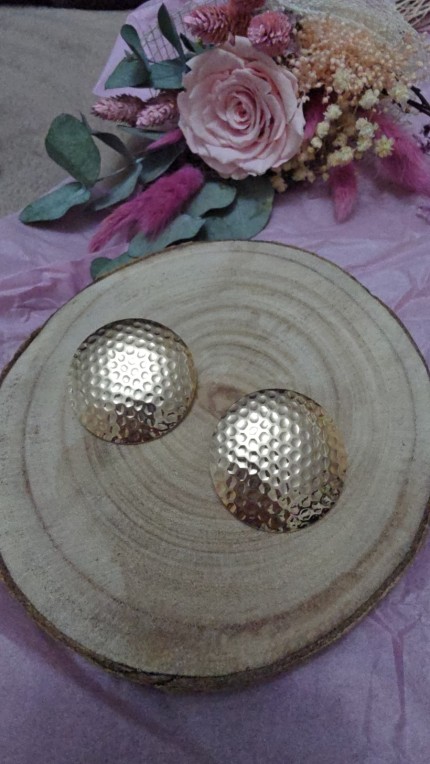 Pendiente redondo dorado