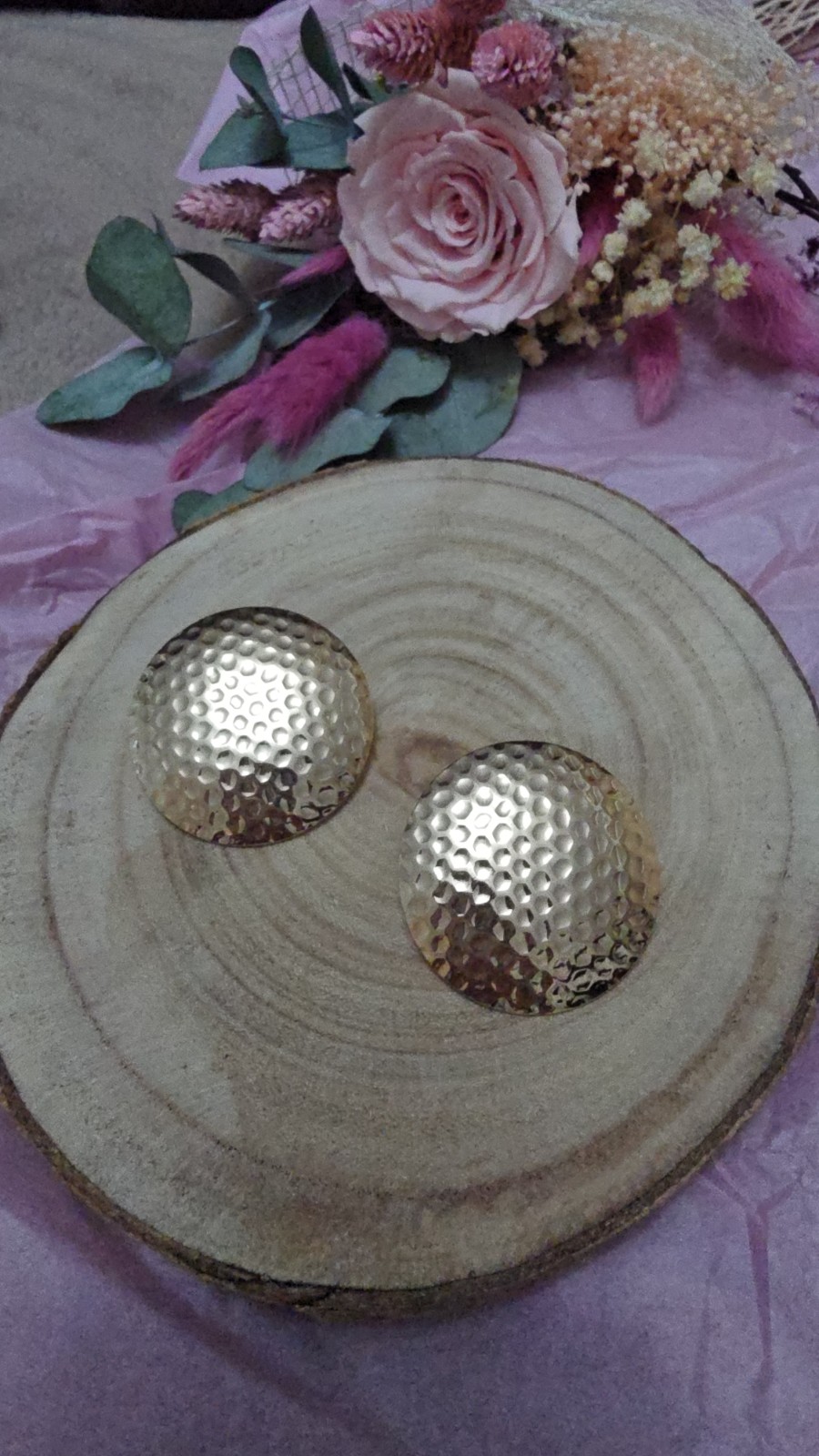 Pendiente redondo dorado