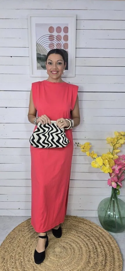 Vestido hombreras liso coral