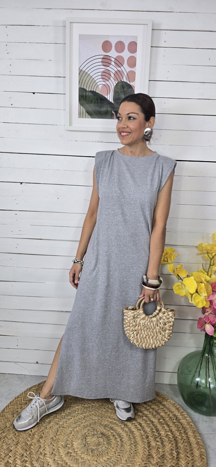 Vestido hombreras liso gris - Imagen 4