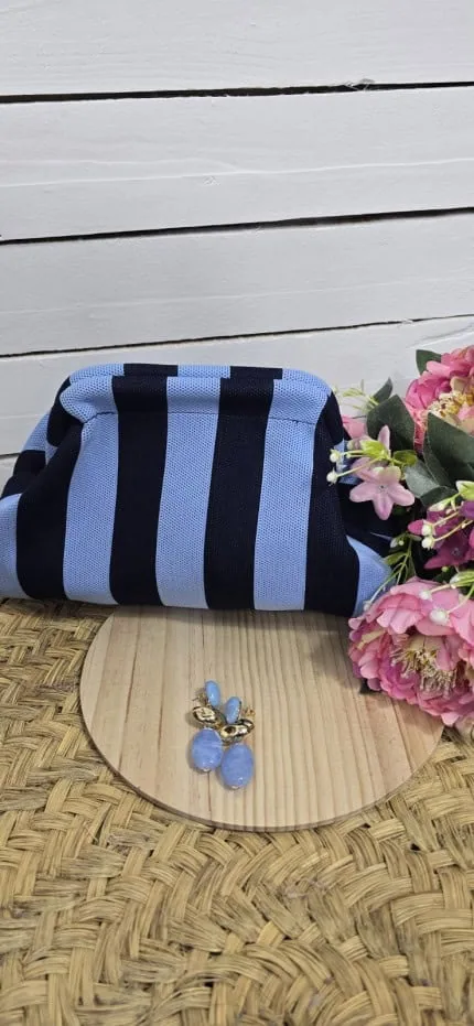 bolso cluch aurea rayas marino y celeste