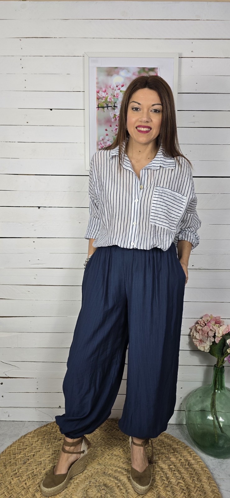Camisa raya seda blanco y marino - Imagen 2