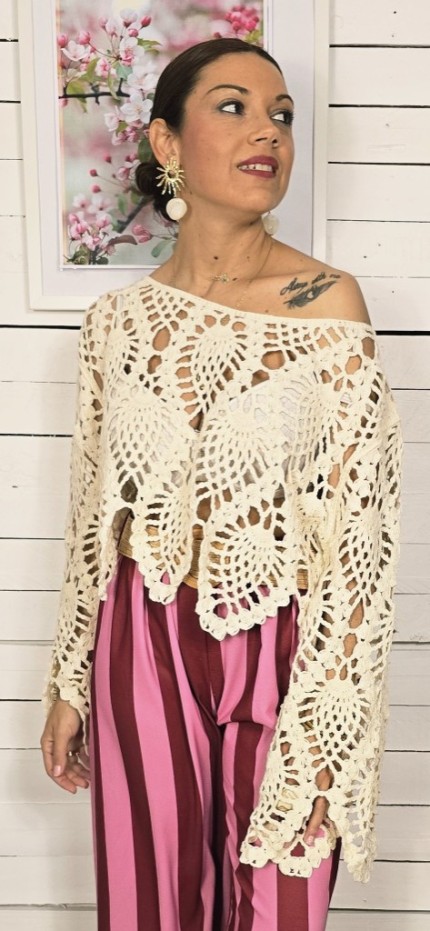 Top crochet  calado beige