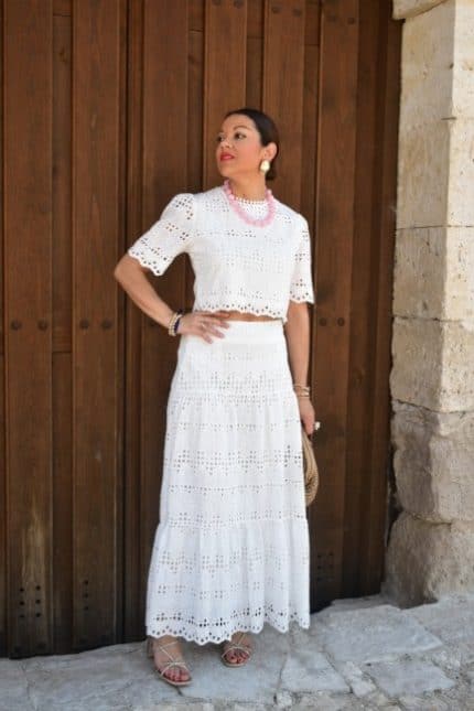 Conjunto perforado blanco